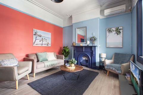 2-Bed Apartment Metres From Coogee Beach And Dining - Holiday Find 0