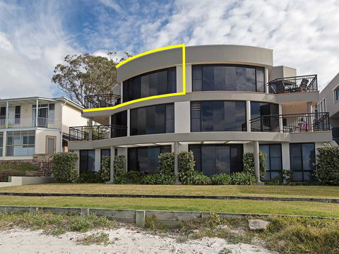 2/137 Soldiers Point Road - Luxury Unit On The Waterfront With Aircon And Free Unlimited Wi Fi - Holiday Find 1