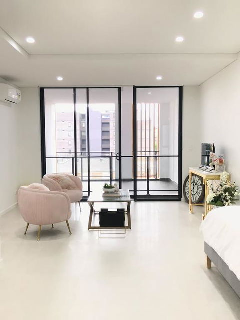 206 Kalina Apartments 1 Bedroom - Holiday Find 3