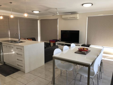 21 On Hursley Motel Apartments - Holiday Find 1