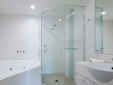 245 'Pacific Blue', 265 Sandy Point Rd - Air Conditioned Unit With Resort Facilities And Linen Supplied - Holiday Find 3
