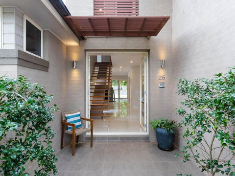 25 Christmas Bush Avenue - Aircon, Pet Friendly, Small Boat Parking & WIFI - Holiday Find 0