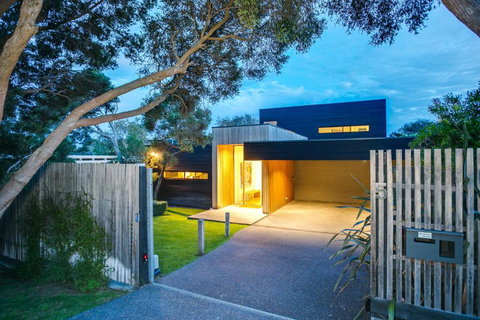 C-Escape - Holiday Find 1