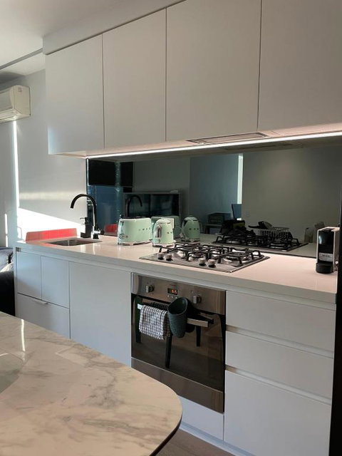 C&S Stay- Melbourne CBD - Holiday Find 3