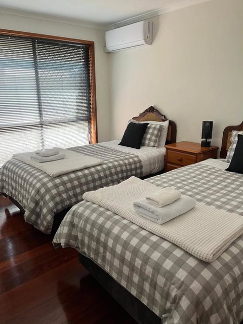 Charming 4BR Retreat Near Gawler - Holiday Find 4