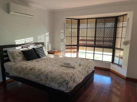 Charming 4BR Retreat Near Gawler - Holiday Find 0