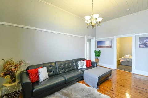 Darling St - Charming CBD Abode, Pet Friendly - Holiday Find 2