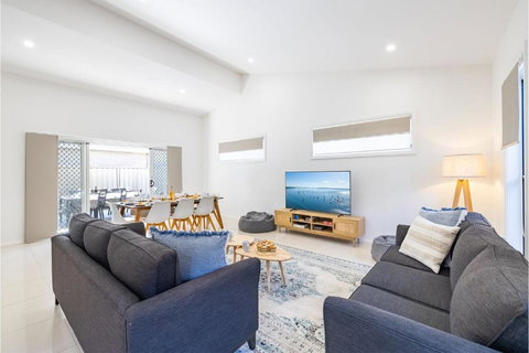 Daze On Dowling 25b Dowling Street WiFi, Air Conditioning 700 Metres To The Water - Holiday Find 3