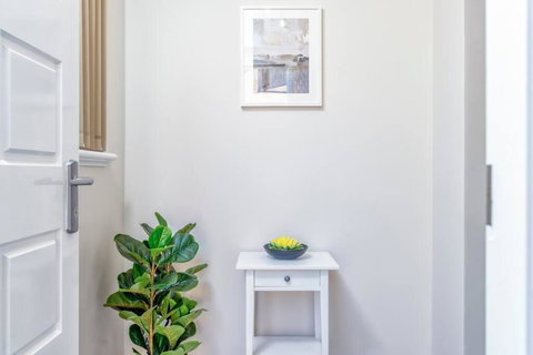 Delightful Getaway Steps From Attractions & Amenities - Holiday Find 2