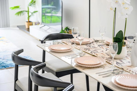 Denham Court 4Br With Central AC & WiFi Near Coles - Holiday Find 1