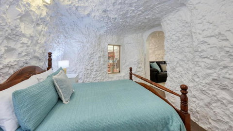 Desert Hideaway - Underground Living - White Cliffs - Holiday Find 4