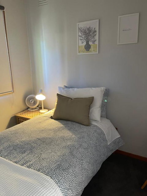 Daisy House - Whittington - 10 Minutes To Central Geelong - Holiday Find 3