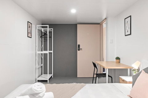 Detached Queen Room In Pymble - Serene Spot - Shared Bathroom - Holiday Find 1