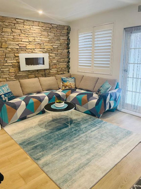 Dee Why 2 Bedroom Apartment - Holiday Find 1