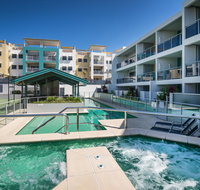 2BR Coolum Beach Escape  Courtyard Pool Spa Tennis - Holiday Find