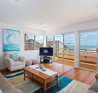 3 'The Clippers' 131 Soldiers Point Road - fabulous waterfront unit - Holiday Find