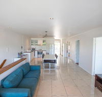 3 Bedroom Apartment // Spence St - Holiday Find