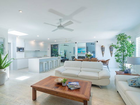 31 On Edward - Holiday Find 0