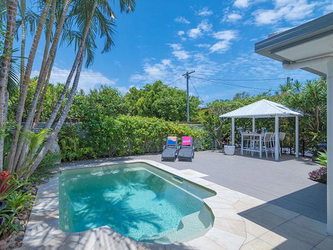 31 On Edward - Holiday Find 3