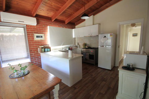 32 Owarra Street - Holiday Find 0