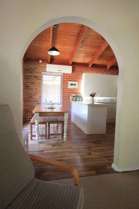 32 Owarra Street - Holiday Find 2