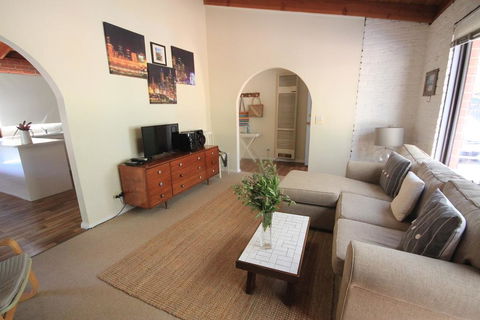 32 Owarra Street - Holiday Find 3