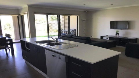 39A Cypress Drive - Mulwala - Holiday Find 3