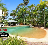 3BR Beach Escape AC Pool Tennis Wine Coffee Netflix - Holiday Find