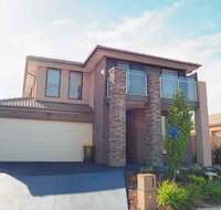 4 Bed 2 And A Half Bath Luxury Villa in Point Cook - Holiday Find