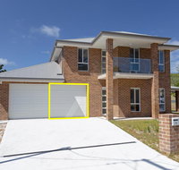 5 Bent Street - huge house with Foxtel  Aircon - Holiday Find