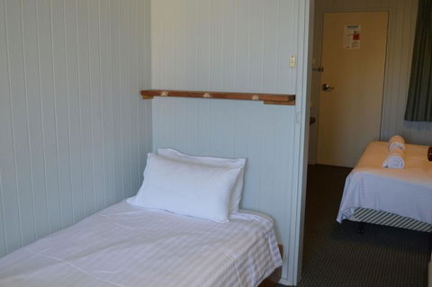 5 Lakeview Plaza - Holiday Find 2