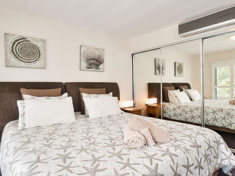 516 'Oaks Pacific Blue', 265 Sandy Point Road- Private Pool, Aircon, WIFI - Holiday Find 1
