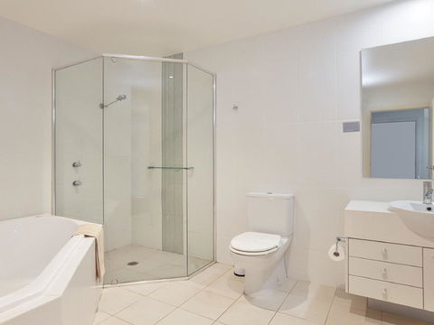 516 'Oaks Pacific Blue', 265 Sandy Point Road- Private Pool, Aircon, WIFI - Holiday Find 2