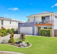 53 Northbeach Place Mudjimba - Holiday Find