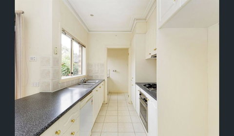 6 CAN STAY, CENTRAL GLEN WAVERLEY - Holiday Find 2