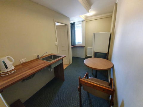 6 Lakeview Plaza - Holiday Find 3