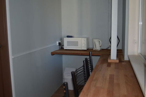 6 Lakeview Plaza - Holiday Find 2