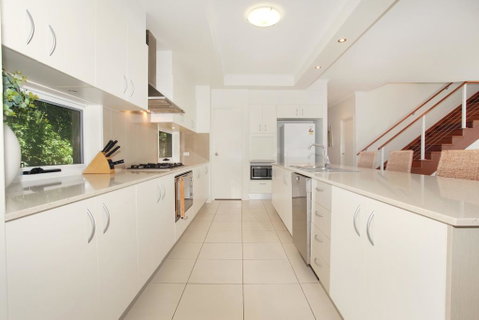 60 Beachway Parade, Marcoola, 500 BOND, Linen Supplied - Holiday Find 3