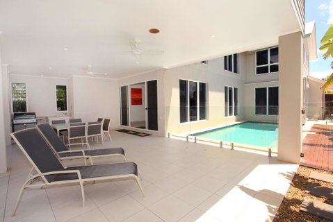 60 Beachway Parade, Marcoola, 500 BOND, Linen Supplied - Holiday Find 2
