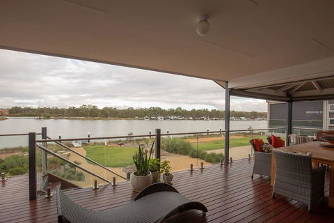 64 Marina Way, Mannum - Holiday Find 3