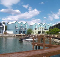 9/20 Apollo Quay Apartment - Holiday Find