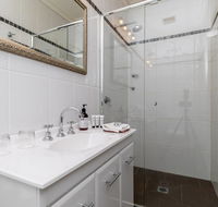 94Best Apartments - Holiday Find