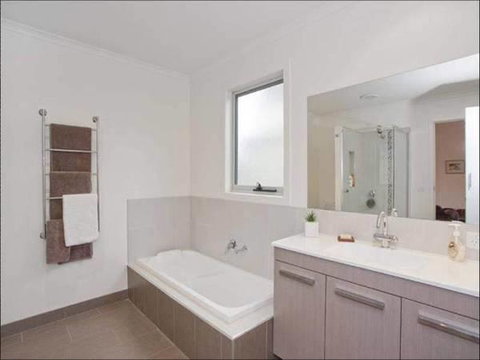 A Beautiful Beach House Torquay - Holiday Find 3