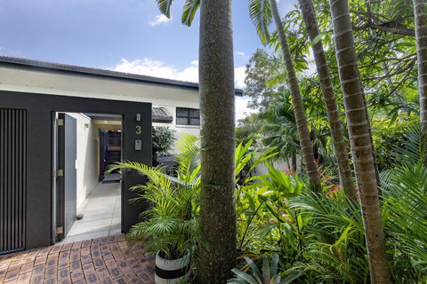 A Little Cove Treasure, Noosa Heads - Holiday Find 2