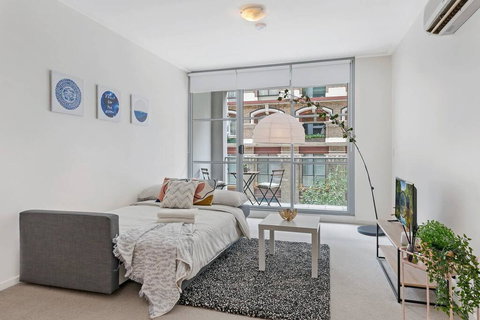 A Modern & Stylish Studio Near Darling Harbour - Holiday Find 3
