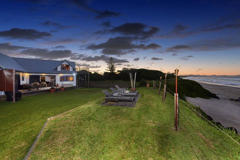 A PERFECT STAY - Belongil On The Beach - Holiday Find 1