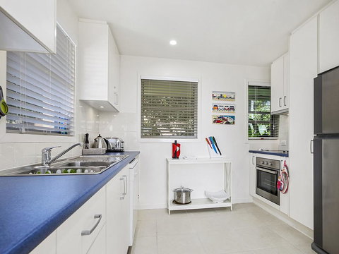 A Stylish Apartment With Noosa Views! - Unit 6 Yaringa 29 Noosa Drive - Holiday Find 3