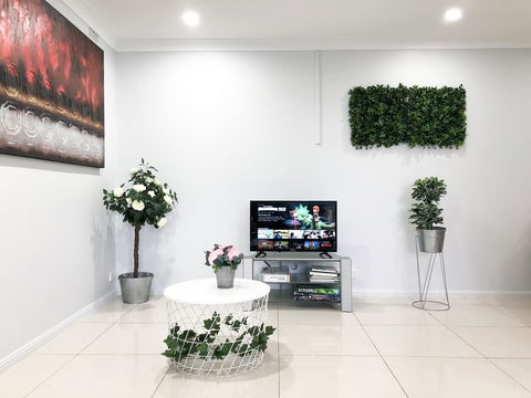 A Stylish Place - Recently Renovated Punbl - Holiday Find 1