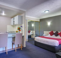 AAA Airport Albion Manor Apartments and Motel - Holiday Find