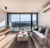 Abbortsford 2 Bed 2 Bath Mountain View Apartment - Holiday Find